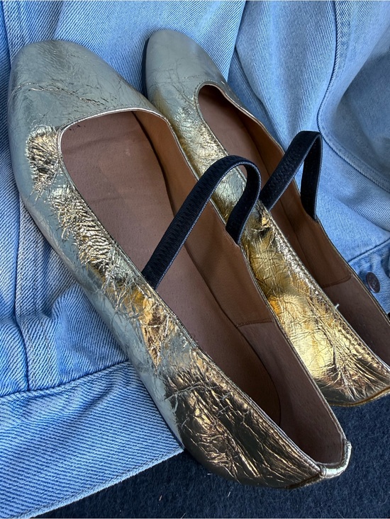 Madewell Shoes - Madewell Gold Metallic Ballet Flats with Elastic Strap Leather size 7.5